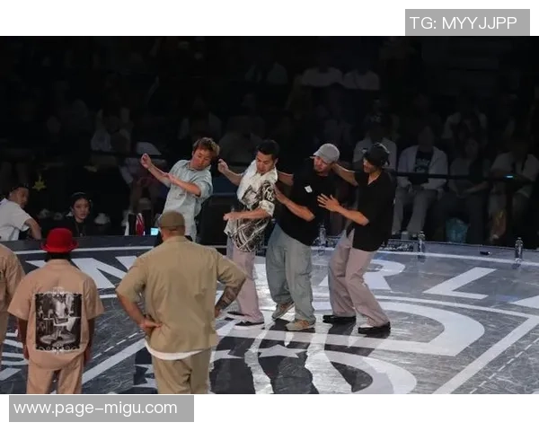 北京滑板队在世界街舞大赛中以92分高居积分榜首位